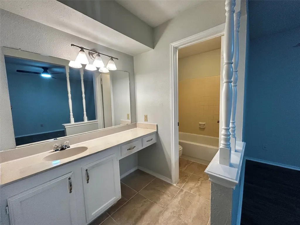 4205 Greencrest Drive Arlington TX 76016