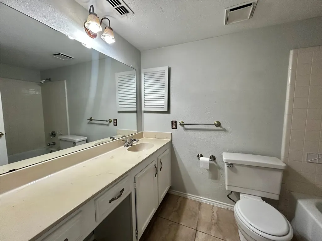 4205 Greencrest Drive Arlington TX 76016