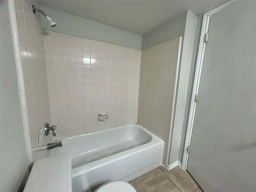 4205 Greencrest Drive Arlington TX 76016