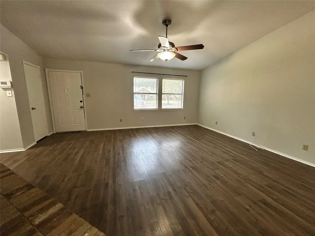 4205 Greencrest Drive Arlington TX 76016