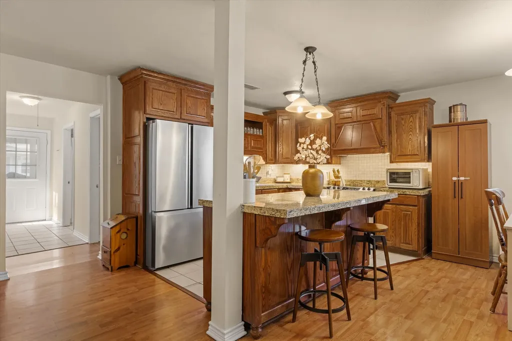 720 E High Street Grand Saline TX 75140