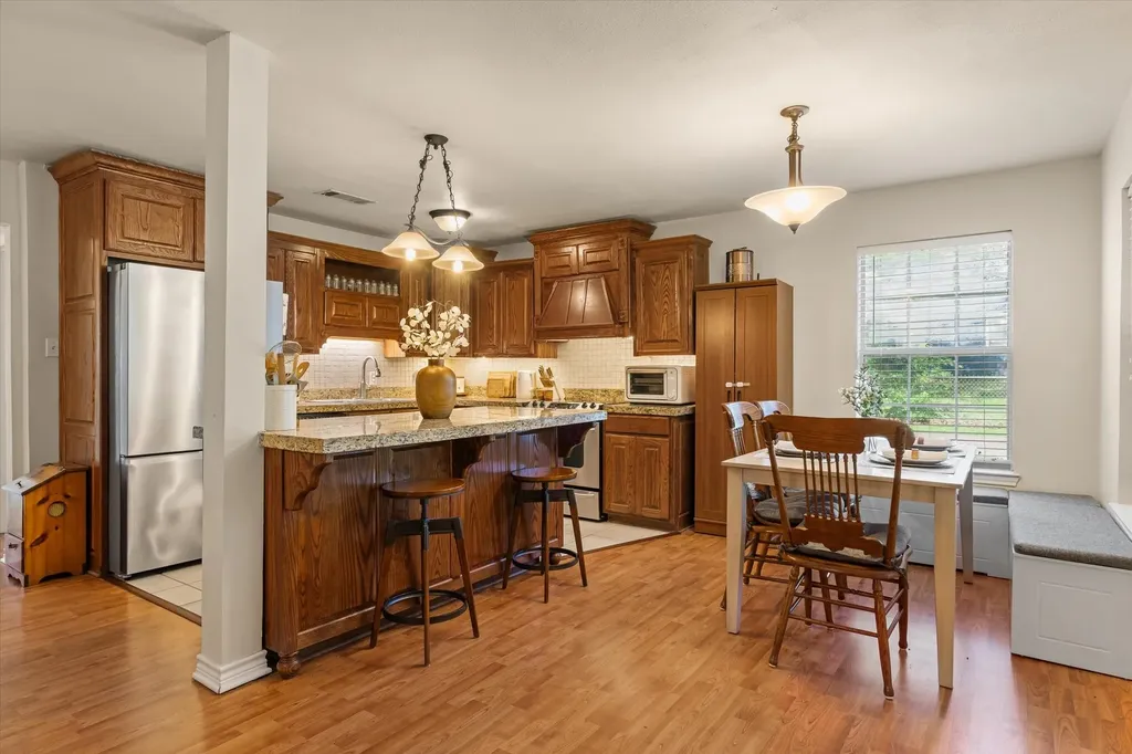 720 E High Street Grand Saline TX 75140