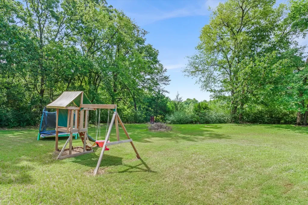 720 E High Street Grand Saline TX 75140