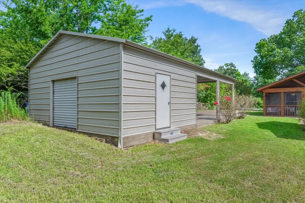 720 E High Street Grand Saline TX 75140