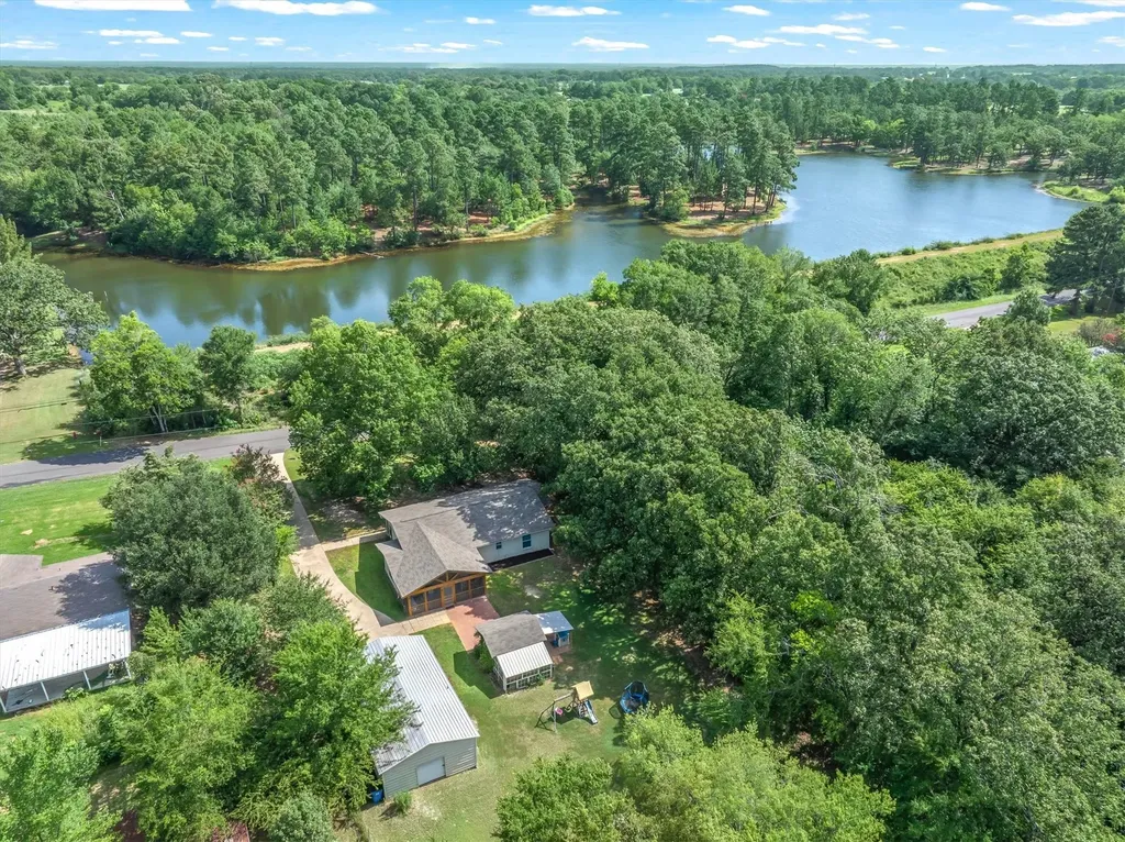 720 E High Street Grand Saline TX 75140