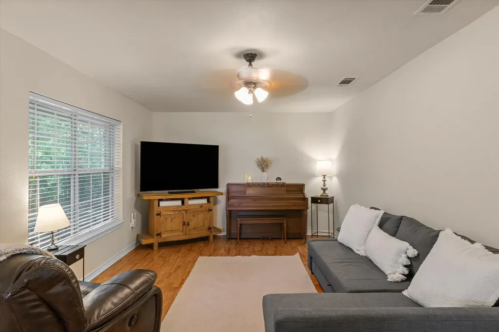720 E High Street Grand Saline TX 75140