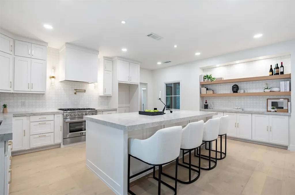 10564 Cox Lane Dallas TX 75229