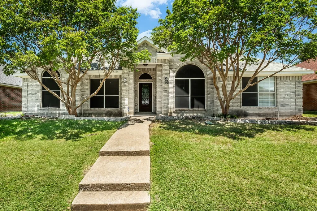 6610 Falcon Street Rowlett TX 75089