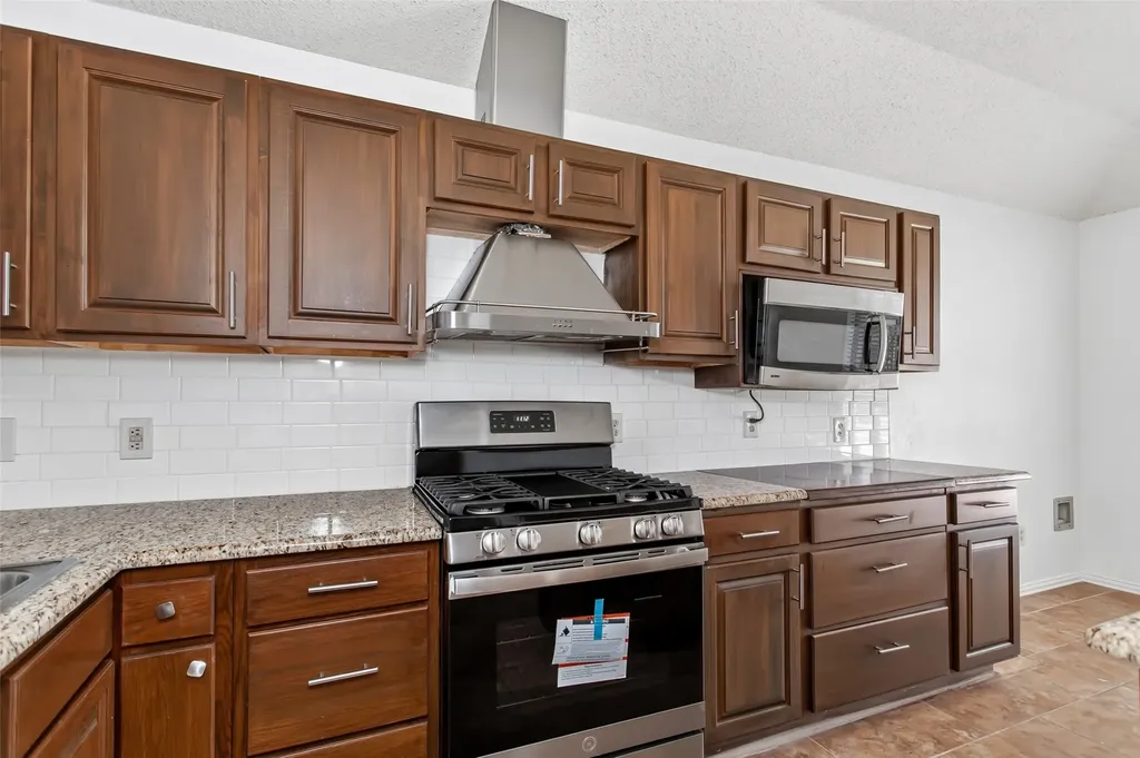 6610 Falcon Street Rowlett TX 75089