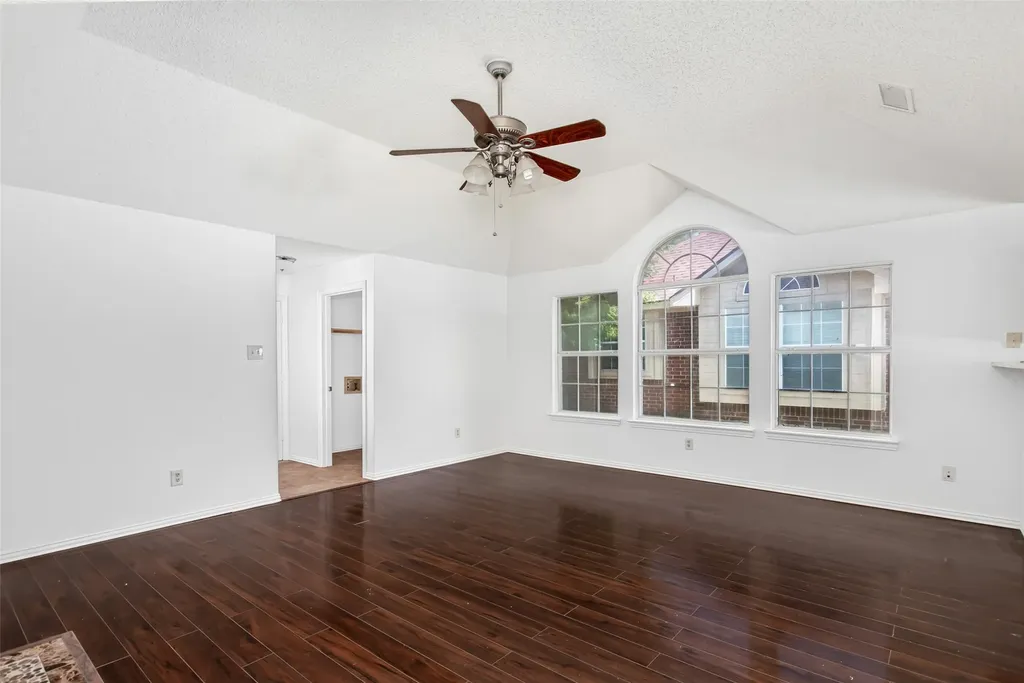 6610 Falcon Street Rowlett TX 75089