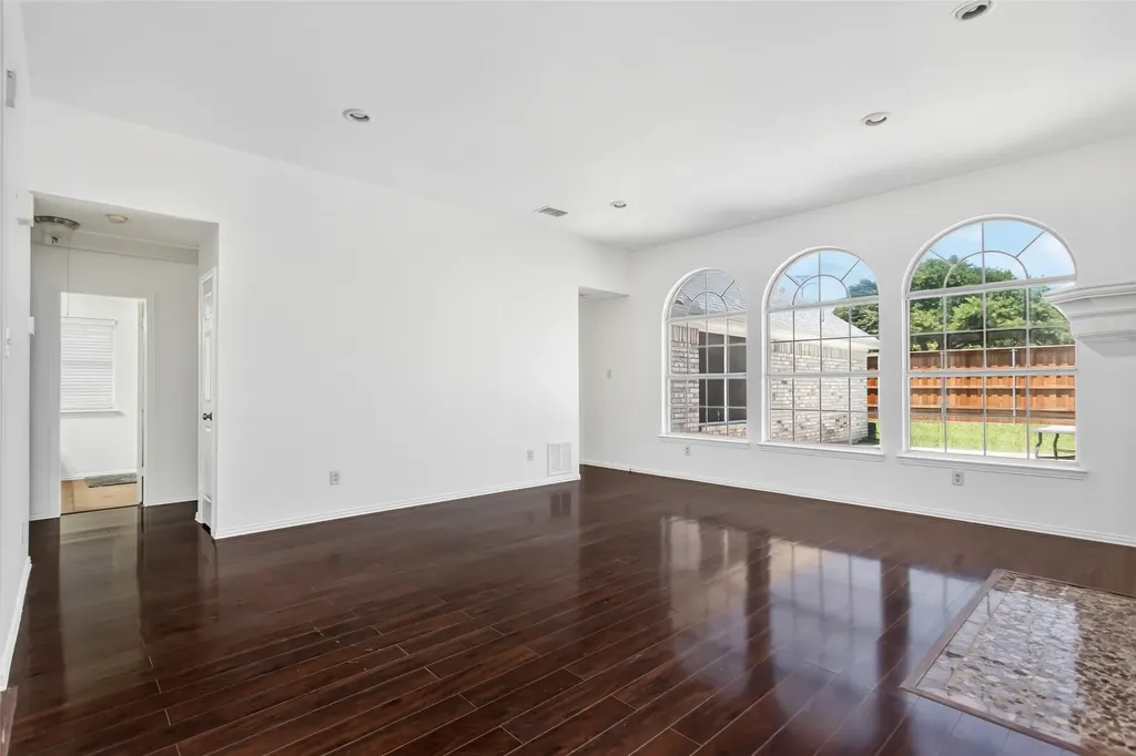 6610 Falcon Street Rowlett TX 75089