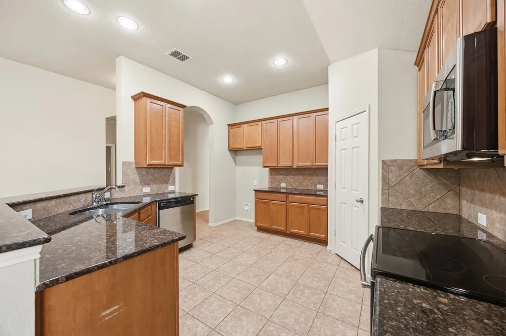 714 Bastrop Drive Arlington TX 76002