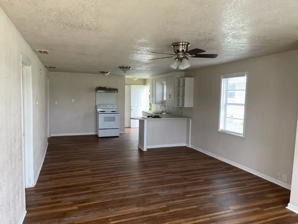 103 W Wichita Street Bowie TX 76230