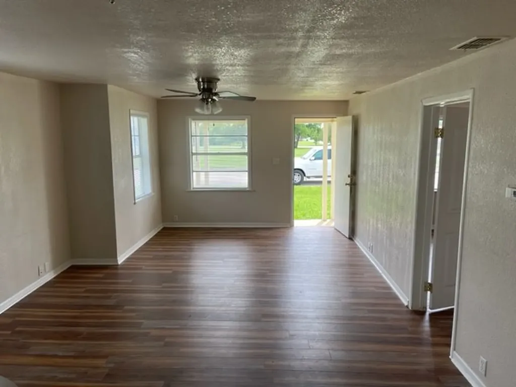 103 W Wichita Street Bowie TX 76230