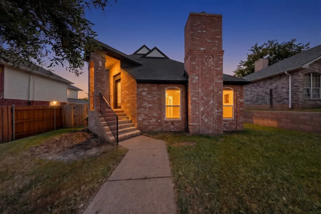 12820 Hilltop Drive Balch Springs TX 75180