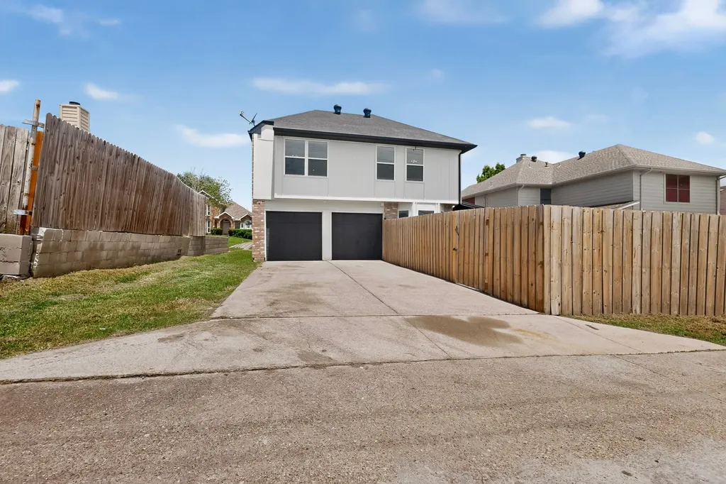 12820 Hilltop Drive Balch Springs TX 75180