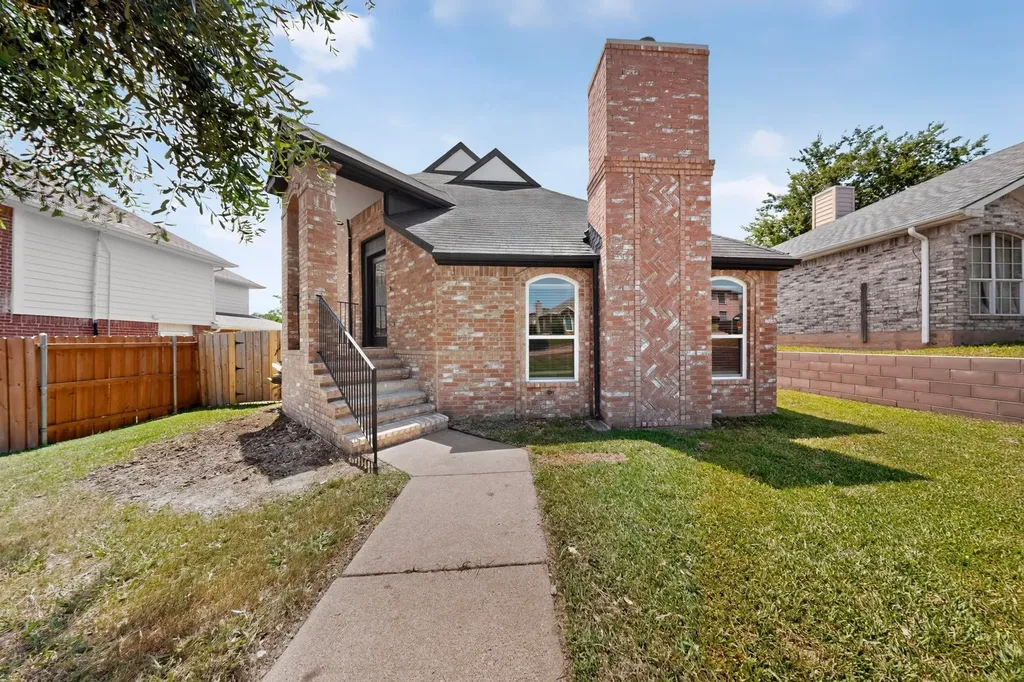 12820 Hilltop Drive Balch Springs TX 75180