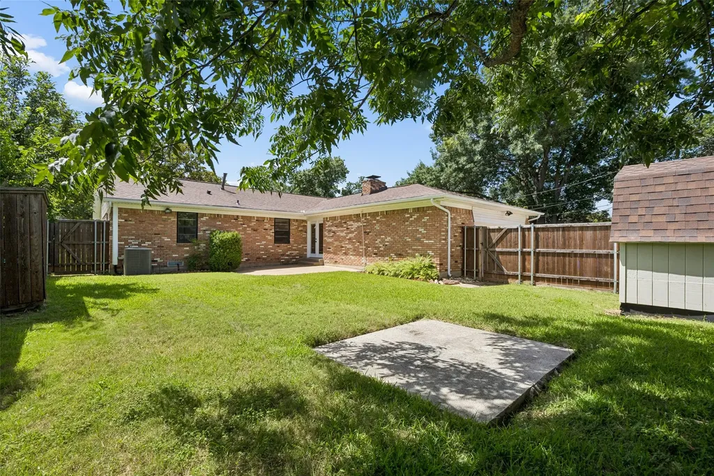 6225 N Jim Miller Road Dallas TX 75228