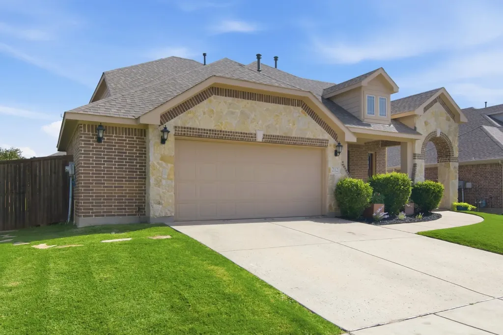 212 Spruce Valley Drive Justin TX 76247
