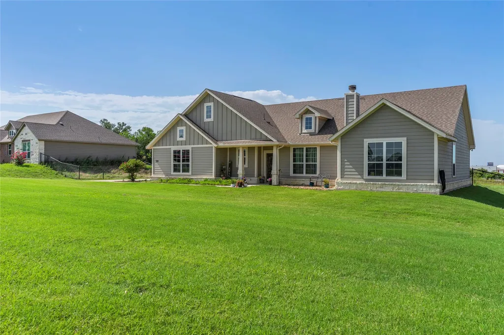 1011 Northern Oaks Court Springtown TX 76082