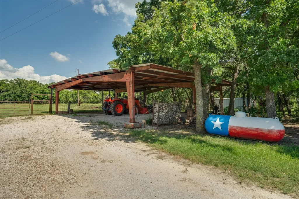 957 Cr 1886 Sunset TX 76270