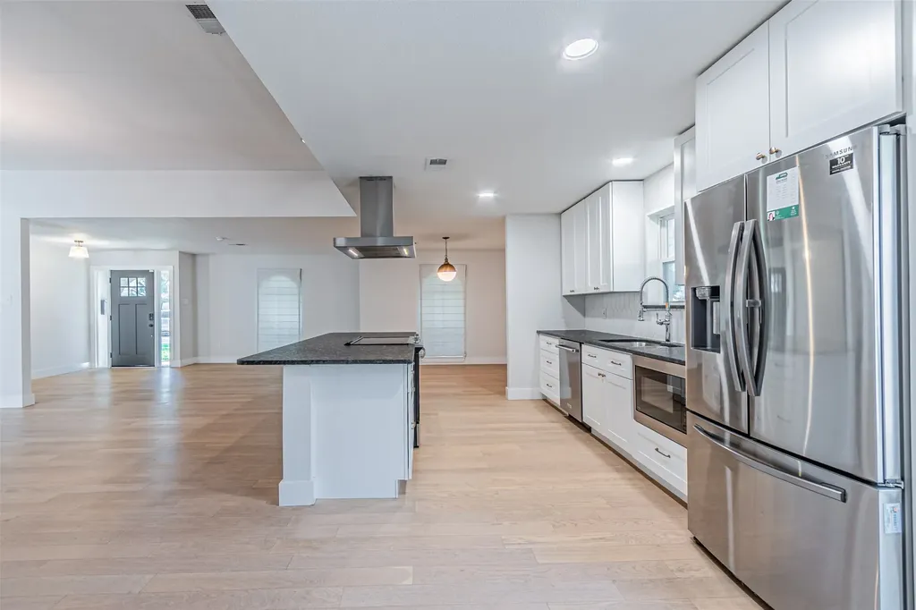 7229 Whispering Pines Drive Dallas TX 75248