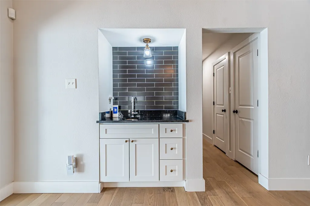 7229 Whispering Pines Drive Dallas TX 75248
