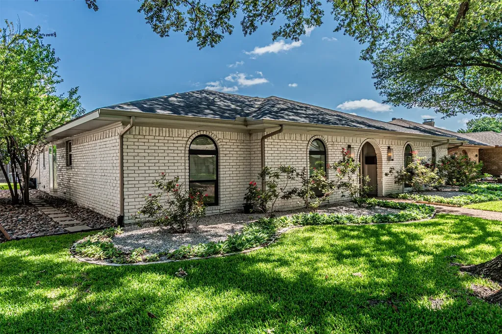 7229 Whispering Pines Drive Dallas TX 75248
