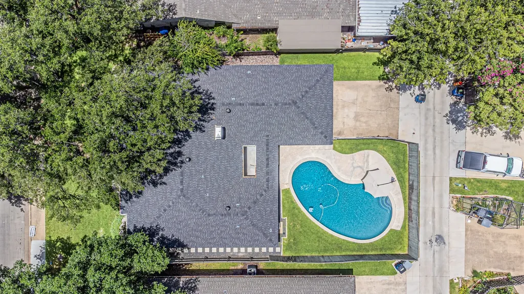 7229 Whispering Pines Drive Dallas TX 75248