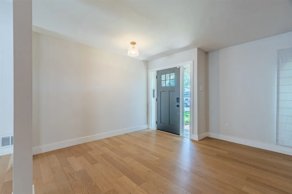 7229 Whispering Pines Drive Dallas TX 75248