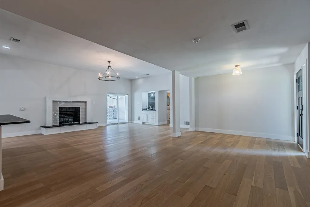 7229 Whispering Pines Drive Dallas TX 75248