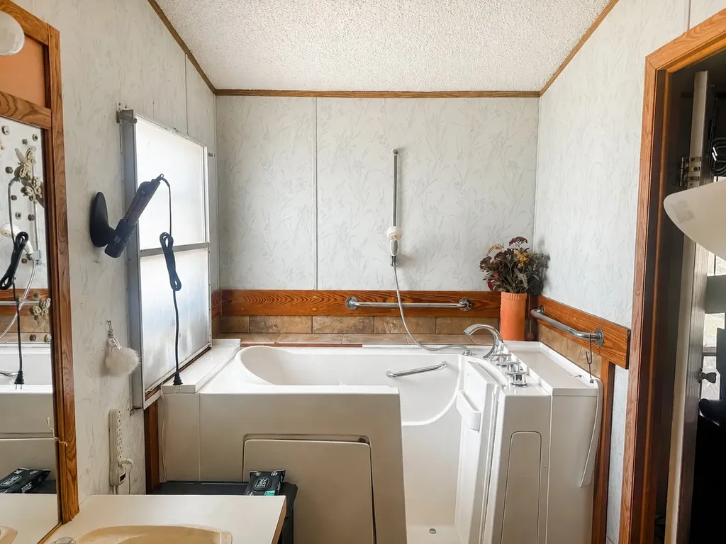 111 Salem Loop Graham TX 76450