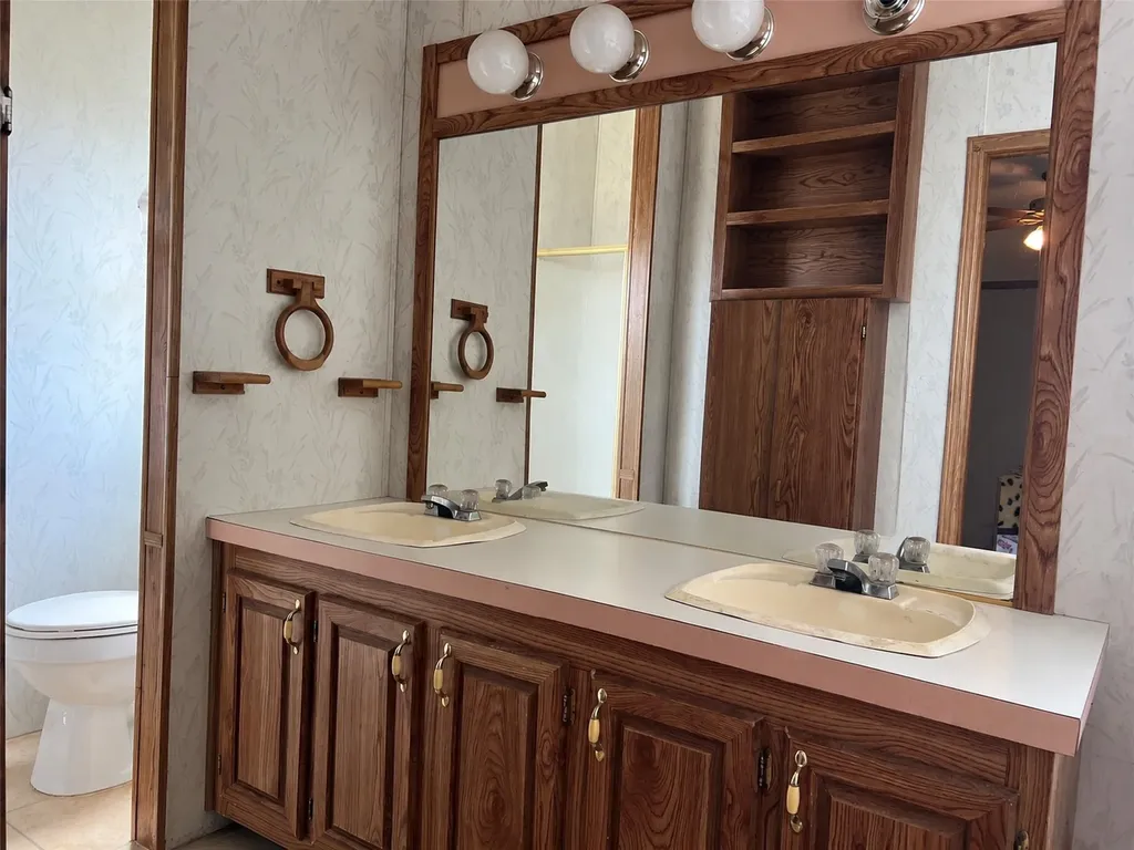 111 Salem Loop Graham TX 76450