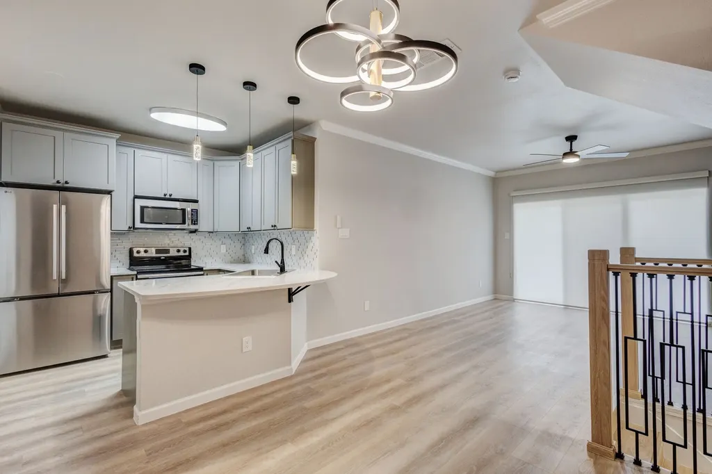 2201 Wolf Street Dallas TX 75201