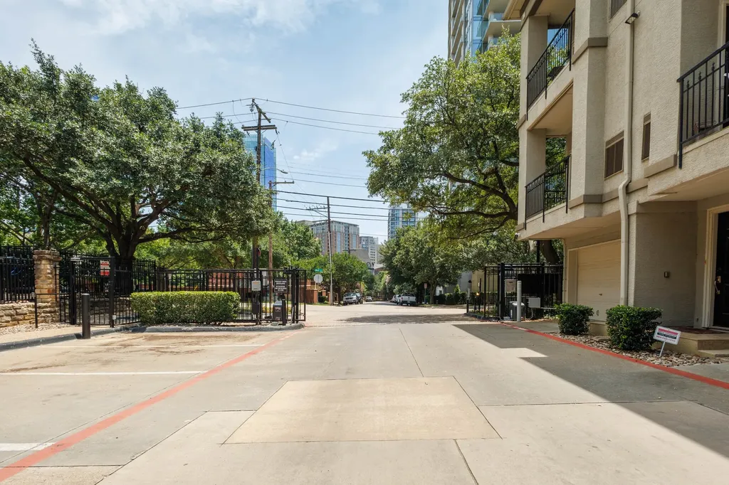 2201 Wolf Street Dallas TX 75201