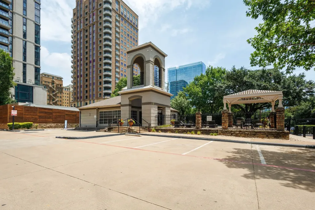 2201 Wolf Street Dallas TX 75201
