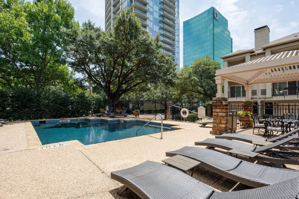 2201 Wolf Street Dallas TX 75201