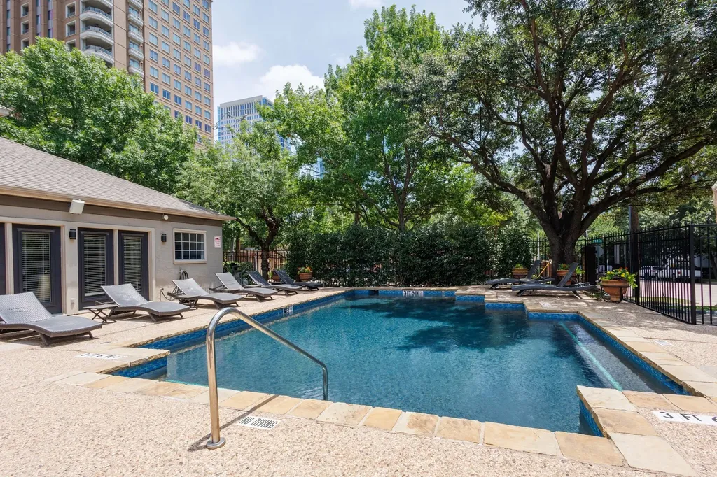2201 Wolf Street Dallas TX 75201