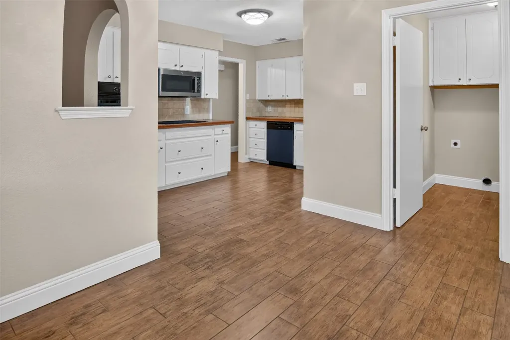 2208 Cambridge Drive Hurst TX 76054