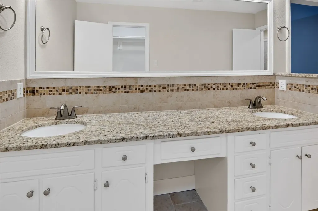 2208 Cambridge Drive Hurst TX 76054