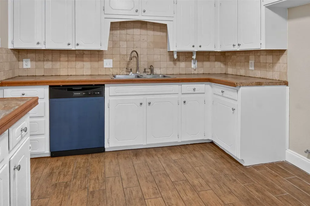 2208 Cambridge Drive Hurst TX 76054