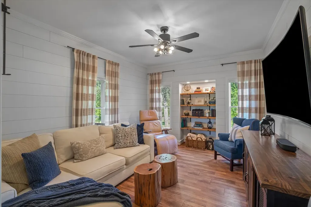 111 Vz County Road 3626 Edgewood TX 75117