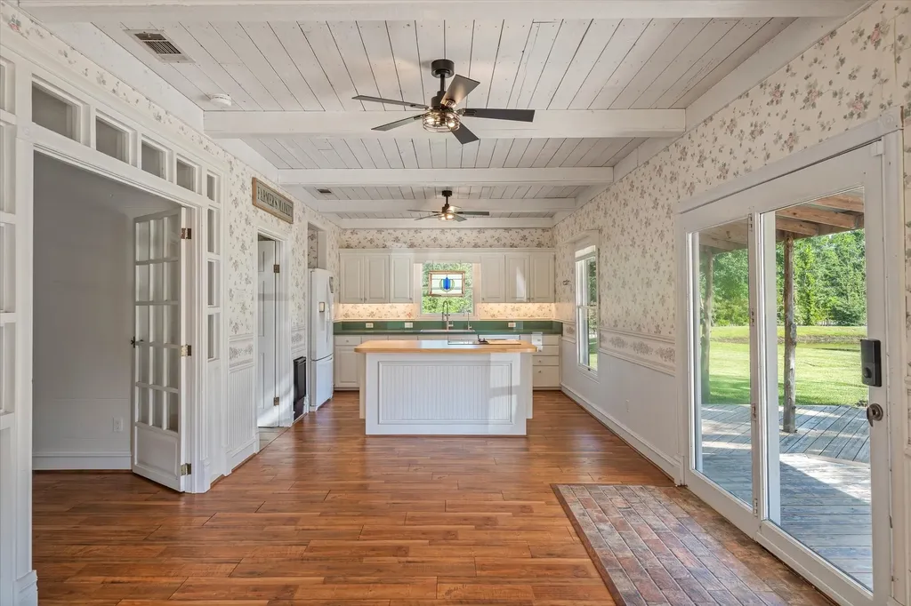 111 Vz County Road 3626 Edgewood TX 75117