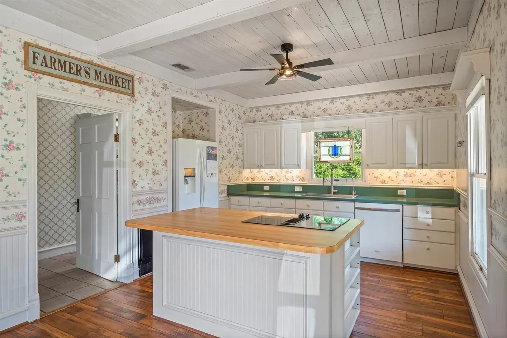 111 Vz County Road 3626 Edgewood TX 75117