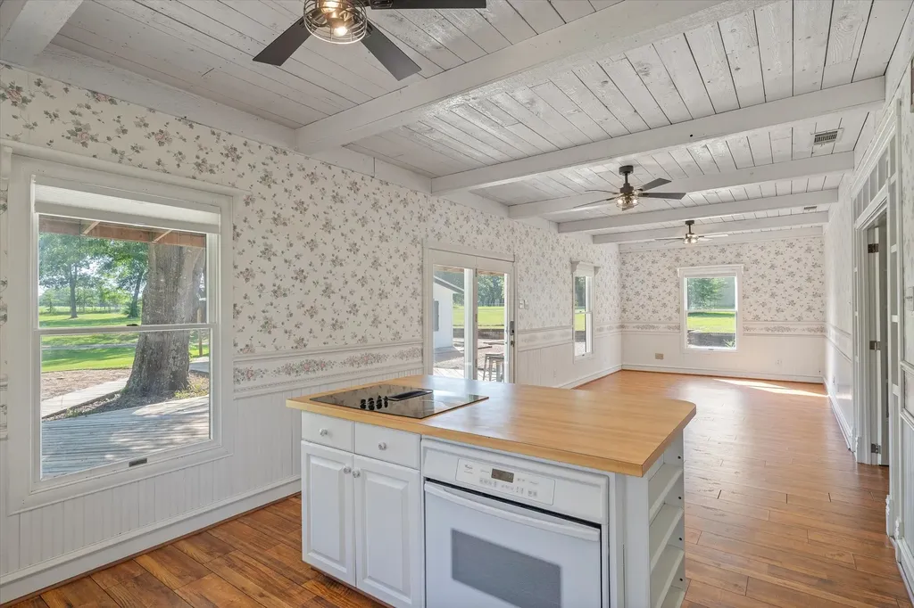 111 Vz County Road 3626 Edgewood TX 75117