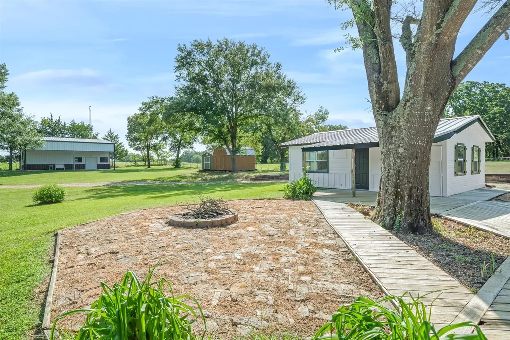 111 Vz County Road 3626 Edgewood TX 75117