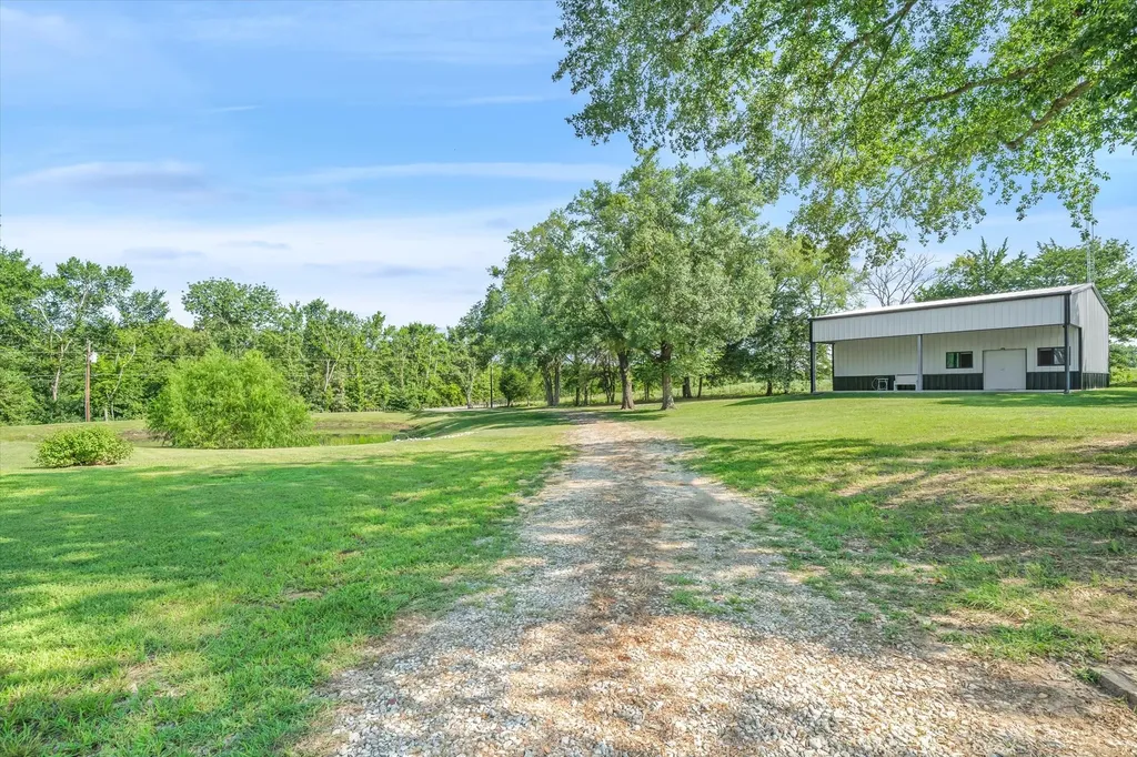 111 Vz County Road 3626 Edgewood TX 75117