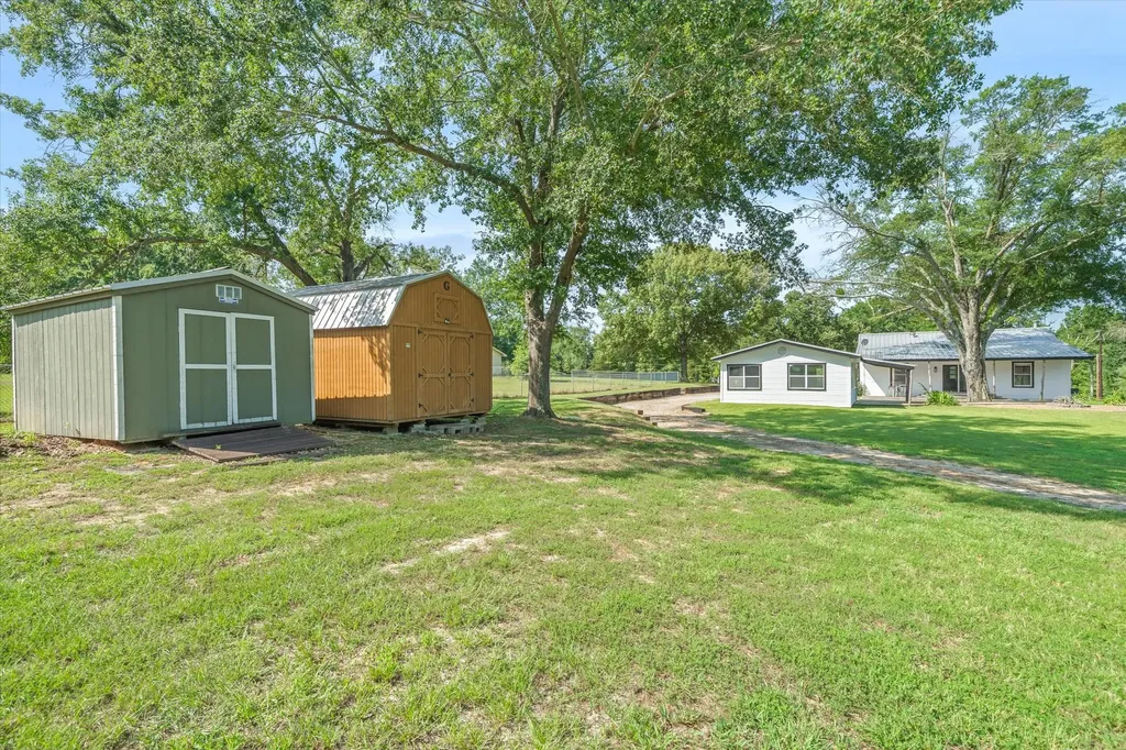 111 Vz County Road 3626 Edgewood TX 75117