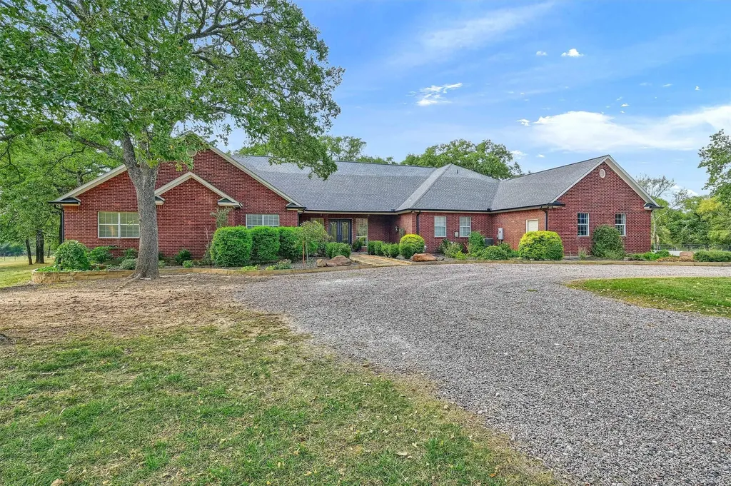 1271 Fm 3496 Gainesville TX 76240