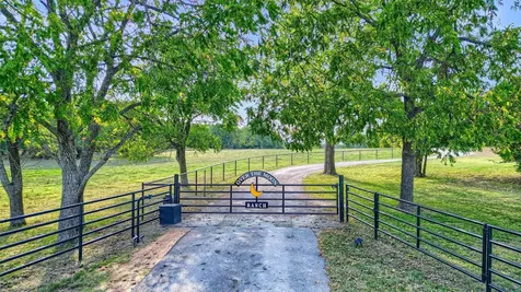 1271 Fm 3496 Gainesville TX 76240